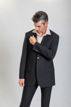Load image into Gallery viewer, Waverly men’s black regular-fit wool blazer — view 3